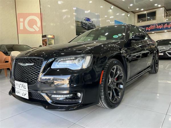 Chrysler 300 2017 for sale in Iraq - Zaxo